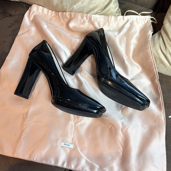 Prada Women's Patent Leather Pumps Heels Square Toe Slip On Stacked HeeI Black - Picture 16 of 16